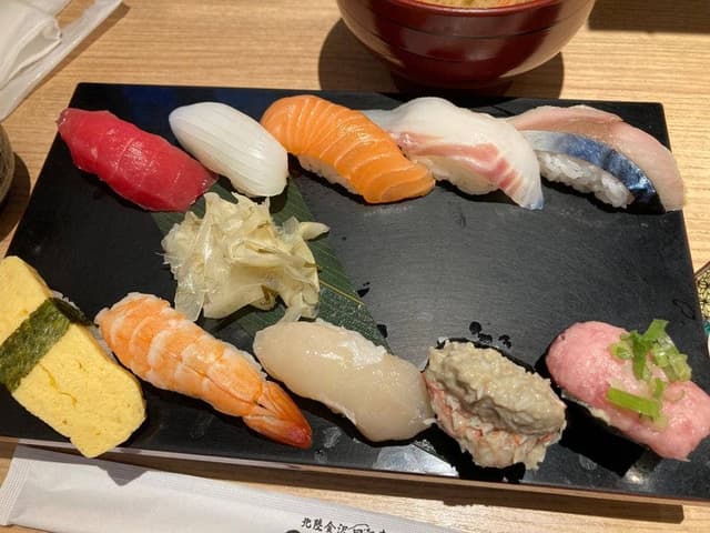 北陸金沢回転寿司 のとめぐり - サブ画像1