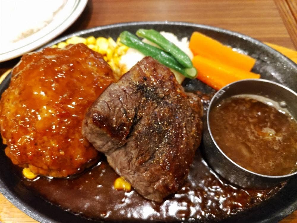 ハンバーグ・ステーキ グリル大宮 JR博多シティー店