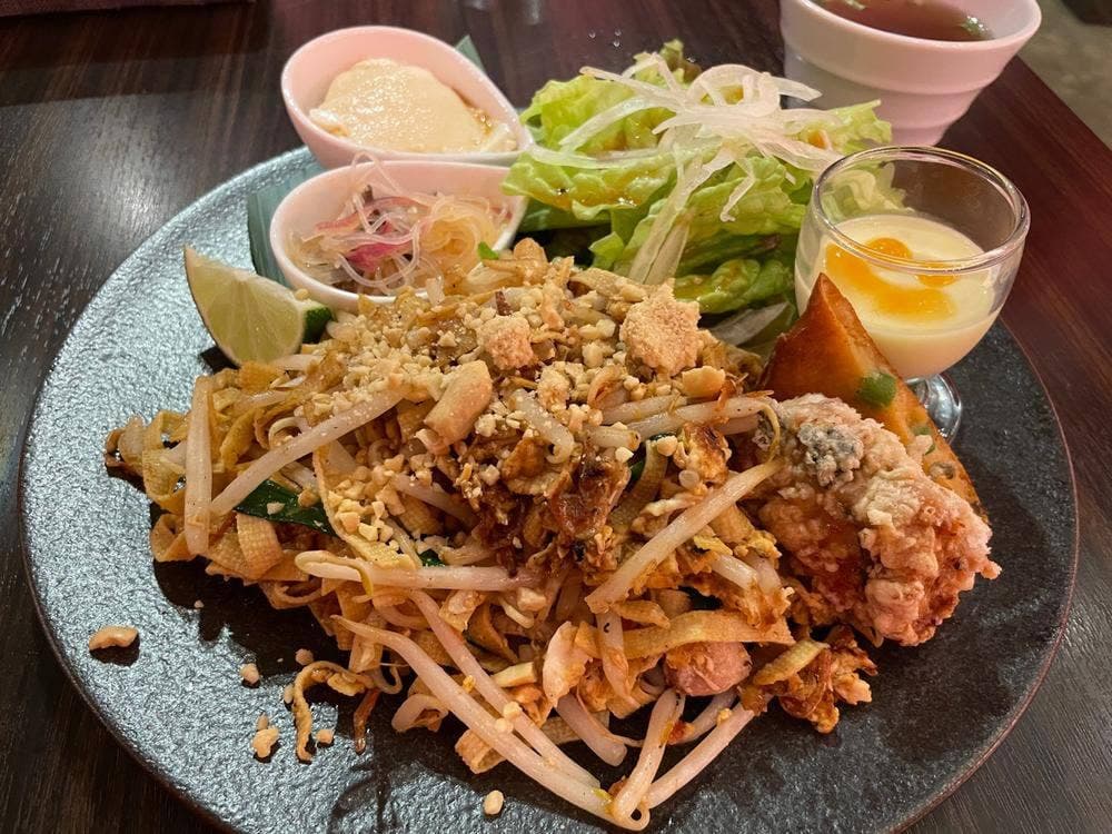 Thai Food Lounge DEE 心斎橋本店