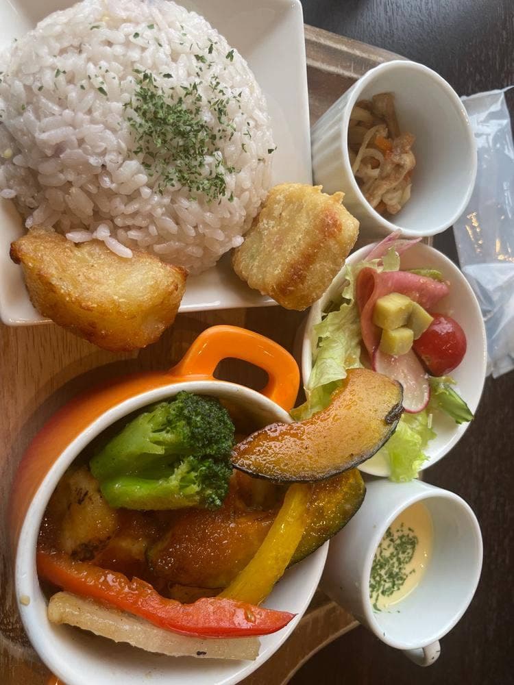 ヒルズテラス LAGO BIANCO