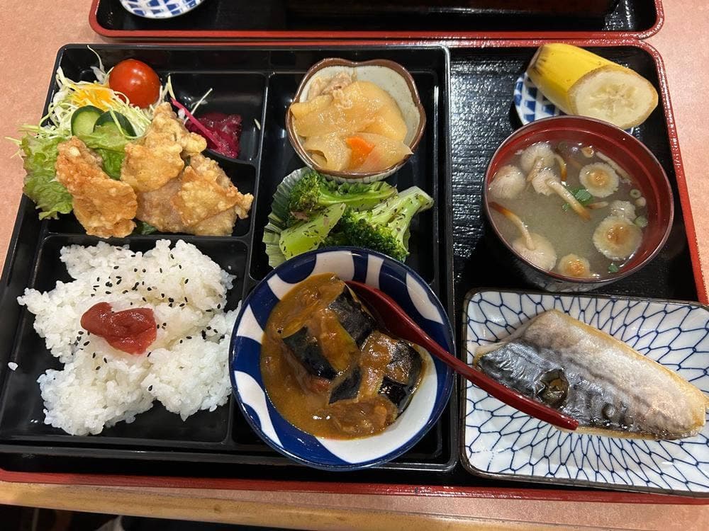 コーヒー＆ランチ 琥珀