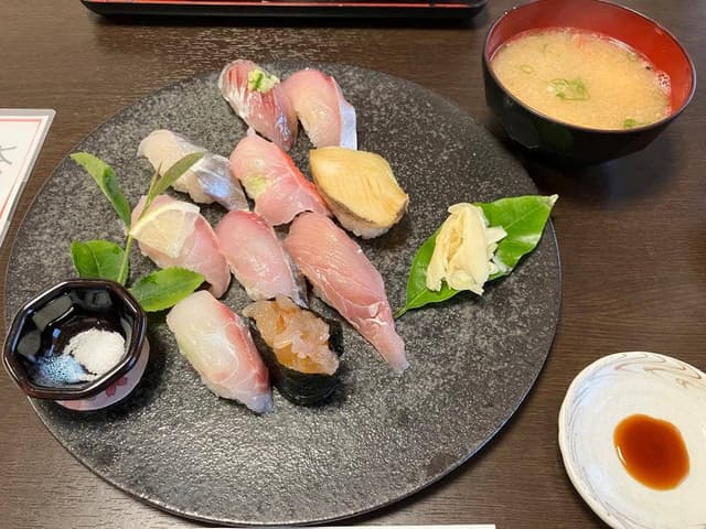 鶴鮨 - サブ画像1