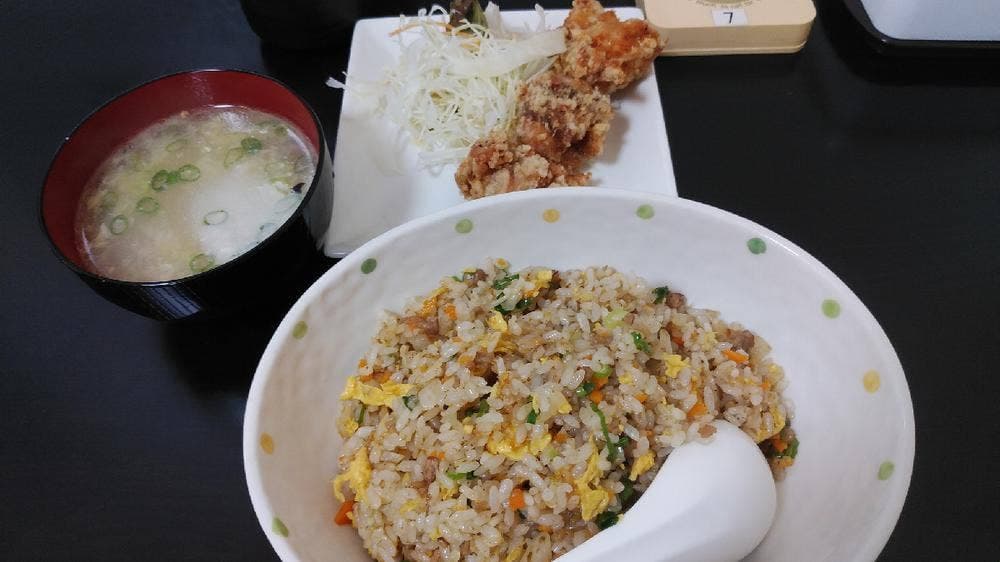 グ〜たくさん炒飯店