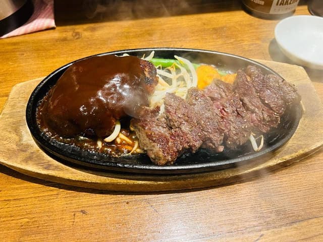1ポンドのステーキハンバーグ タケル 天満店 - サブ画像1