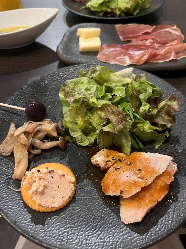 熱海 本格パエリアとステーキとワイン バルデビノス - サブ画像3