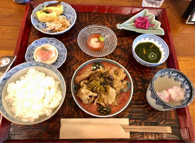 元町imari 骨董とカフェ - サブ画像2