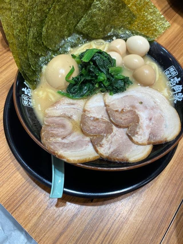横浜家系 壱角屋 新宿5丁目店 - サブ画像1