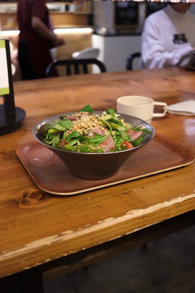 D.I.Y. salad & delicatessen