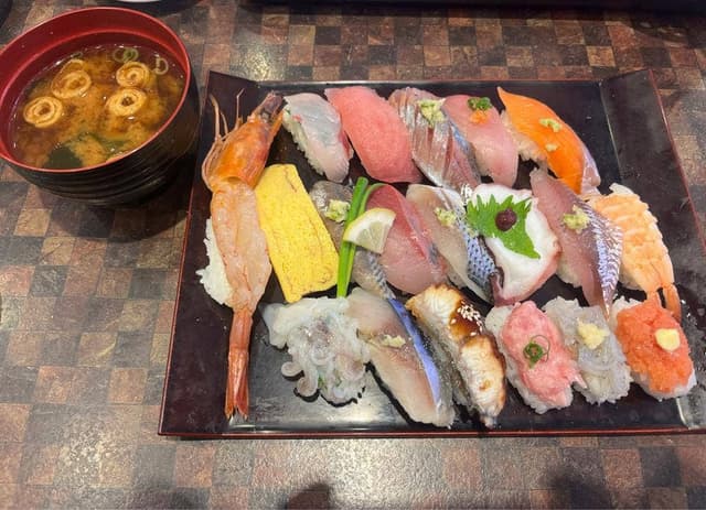 グルメ寿司貫べえ 飯塚店 - サブ画像1