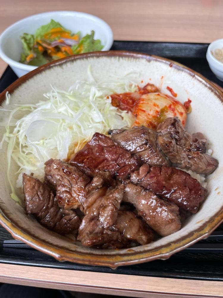 美味しいお肉の店 やまの