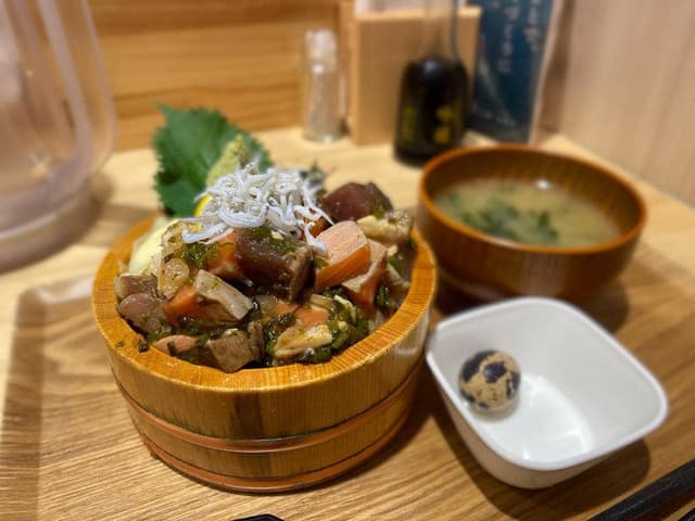 牡蠣と海鮮丼 ふぃっしゃーまん亭 - サブ画像1