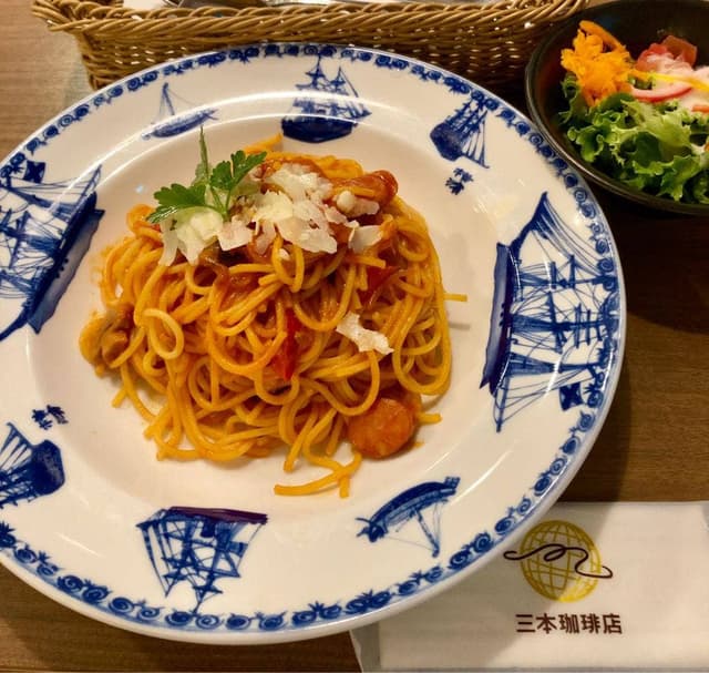 三本珈琲店 新千歳空港 国内線店 - サブ画像3