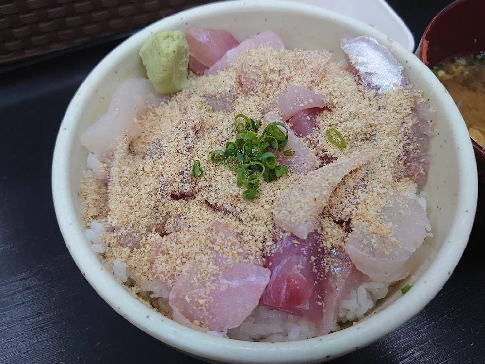 魚辰食堂