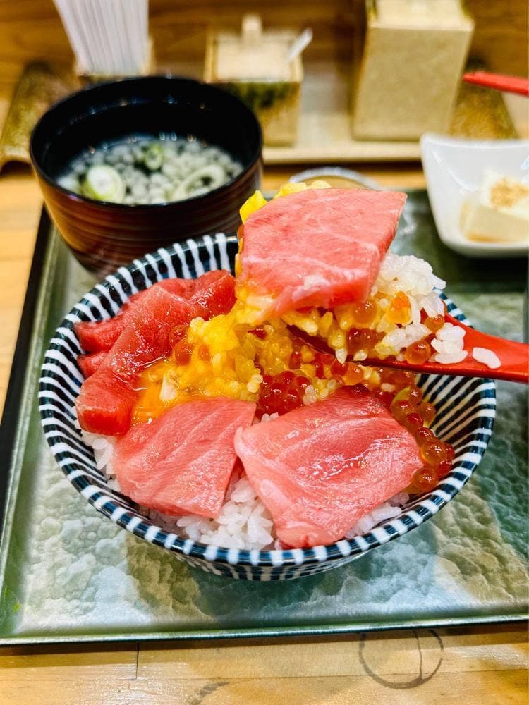 福岡いくら家丼よしよし