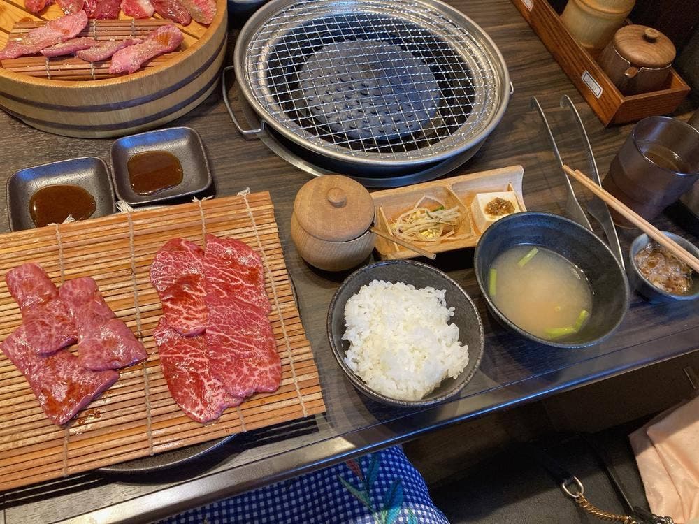 赤身塊肉・ホルモン 遊心 日本橋蛎殻町店