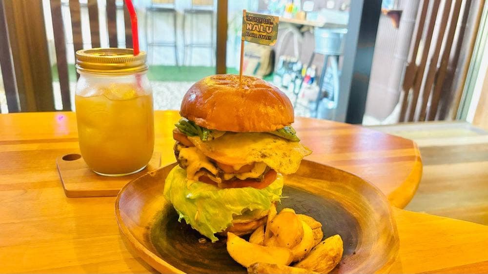 Hamburgers Cafe Nalu Aloha Style
