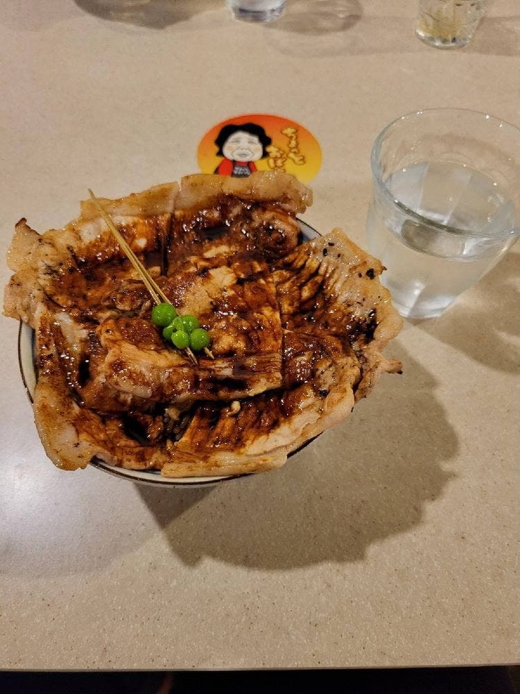 炭焼豚どんのぶた八