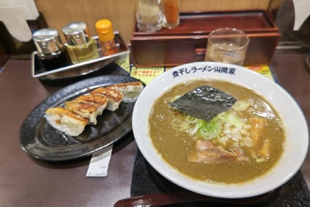 煮干しラーメン山岡家 狸小路4丁目店 - サブ画像2