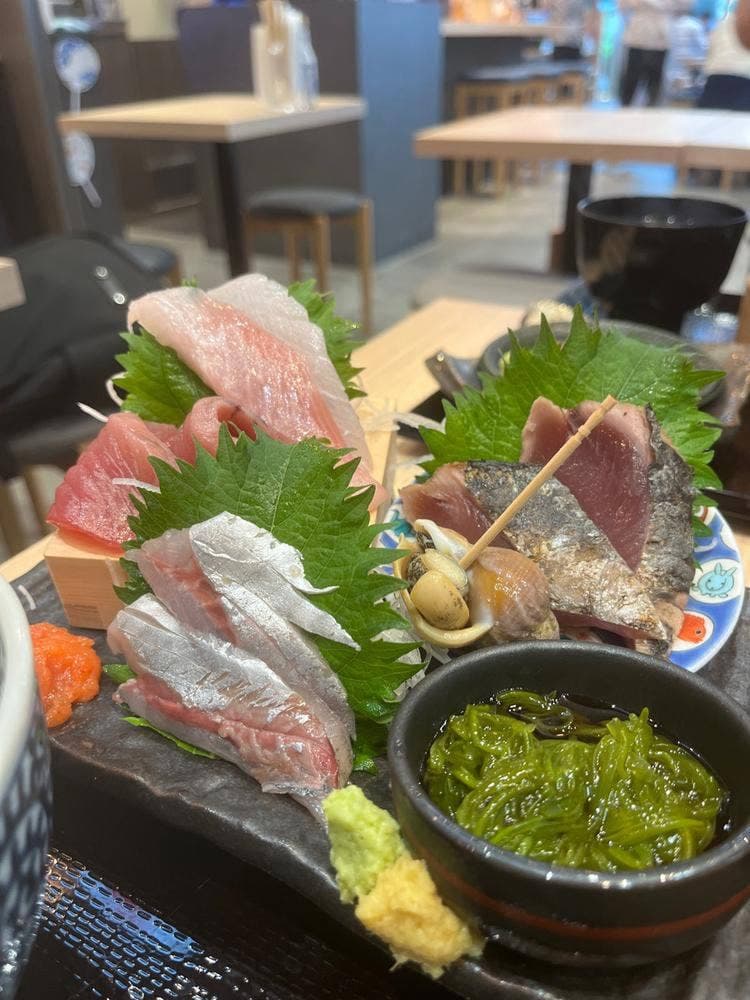 貝・刺身専門店 しらはら みなとみらい一番街