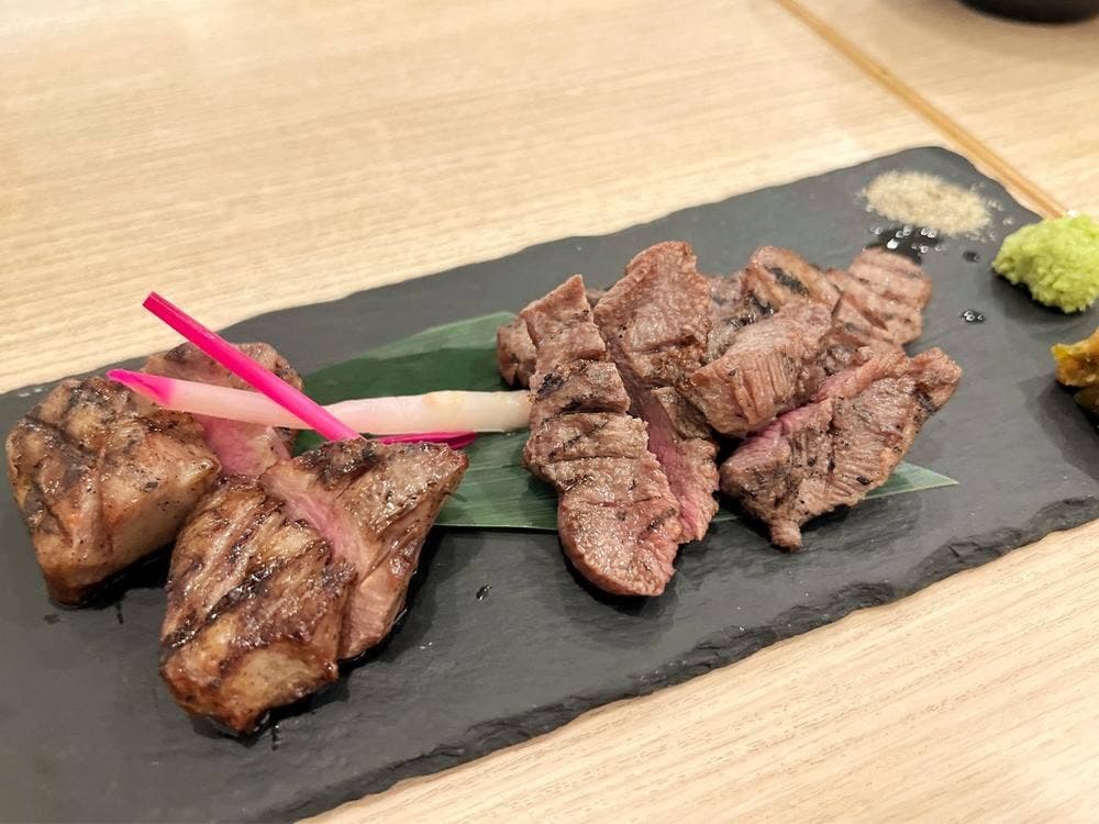 ブランド生牡蠣と極み牛タン おいすたん 関内南口本店