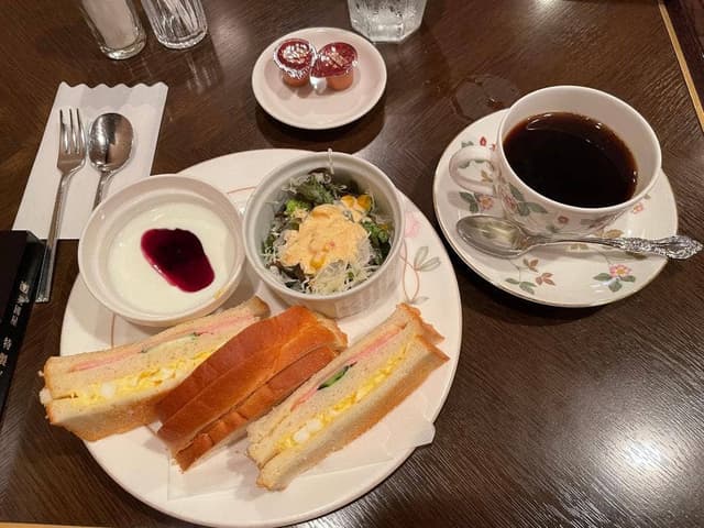 喫茶館 英國屋 三宮センター街 3丁目店 - サブ画像3