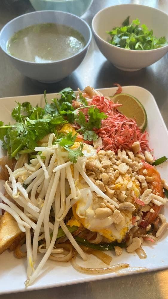 THAI KICK 海南鶏飯 - サブ画像1