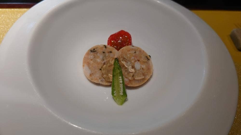 La Maison Cachée 一灯