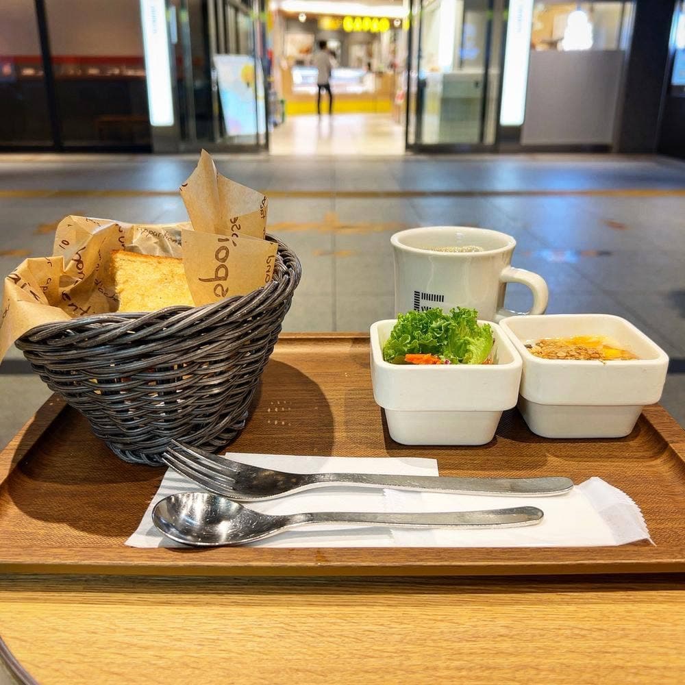 5 CROSSTIES COFFEE グランスタ店