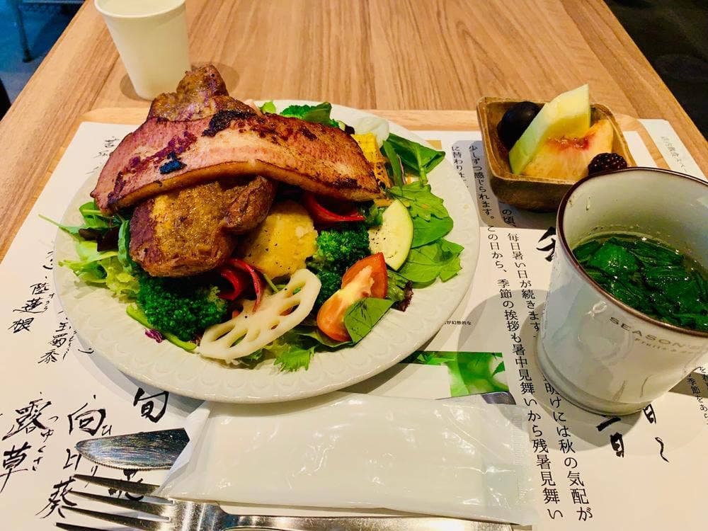 Season's Cafe