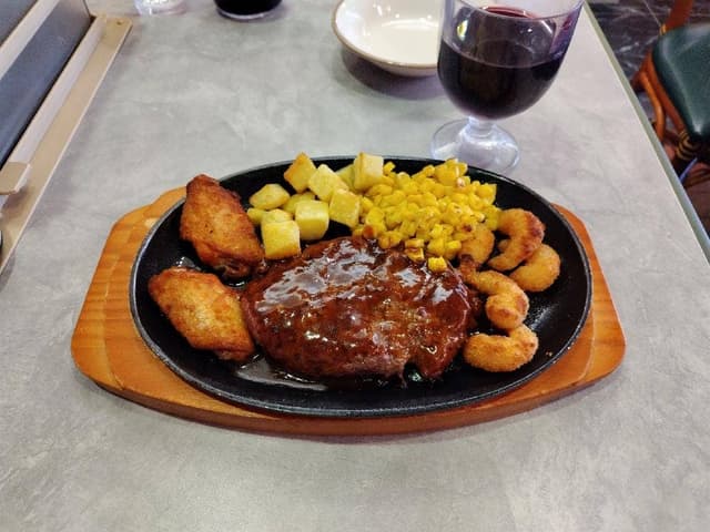 サイゼリヤ 江坂東急ハンズ前店 - サブ画像1