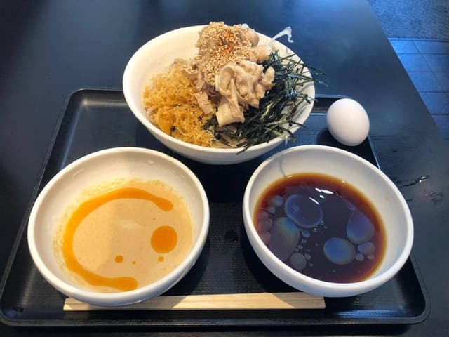 なぜ蕎麦にラー油を入れるのか。池袋西口店 - サブ画像1