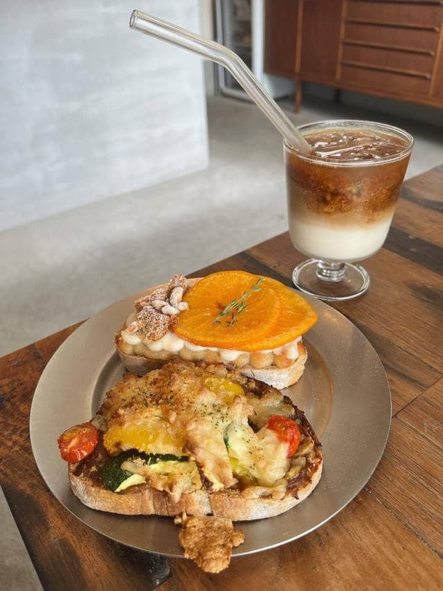 Universal Bakes and Cafe - サブ画像1