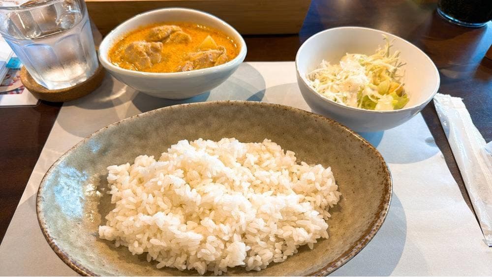 Book Cafe ヨミヤスミ