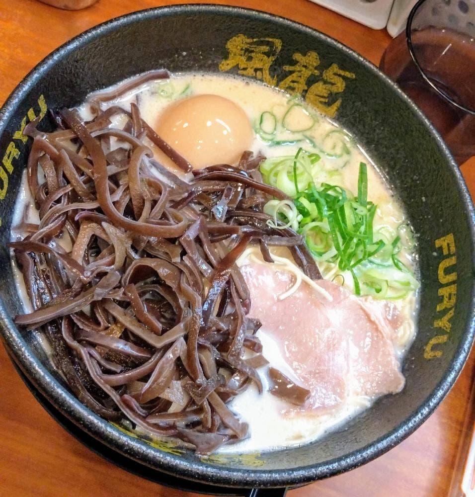 とんこつラーメン 博多風龍 新宿東口店