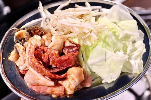 自家製味噌だれ焼肉 味ざん - サブ画像1