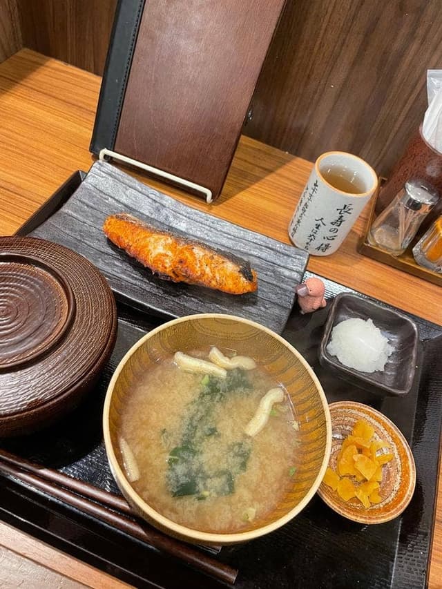 炭火焼干物定食 しんぱち食堂 神戸さんプラザ店 - サブ画像1