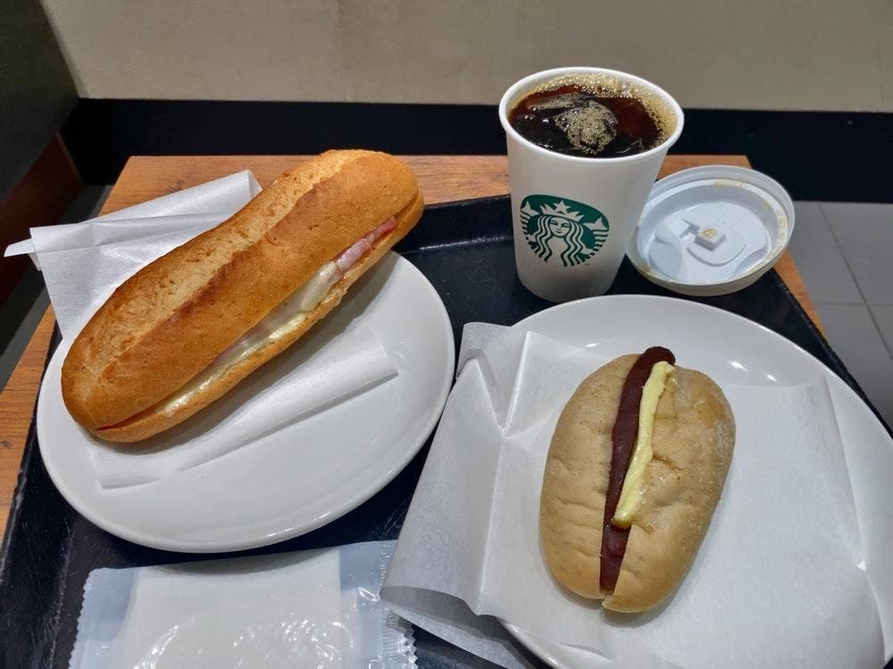 スターバックス コーヒー 那覇空港国内線ゲート内店