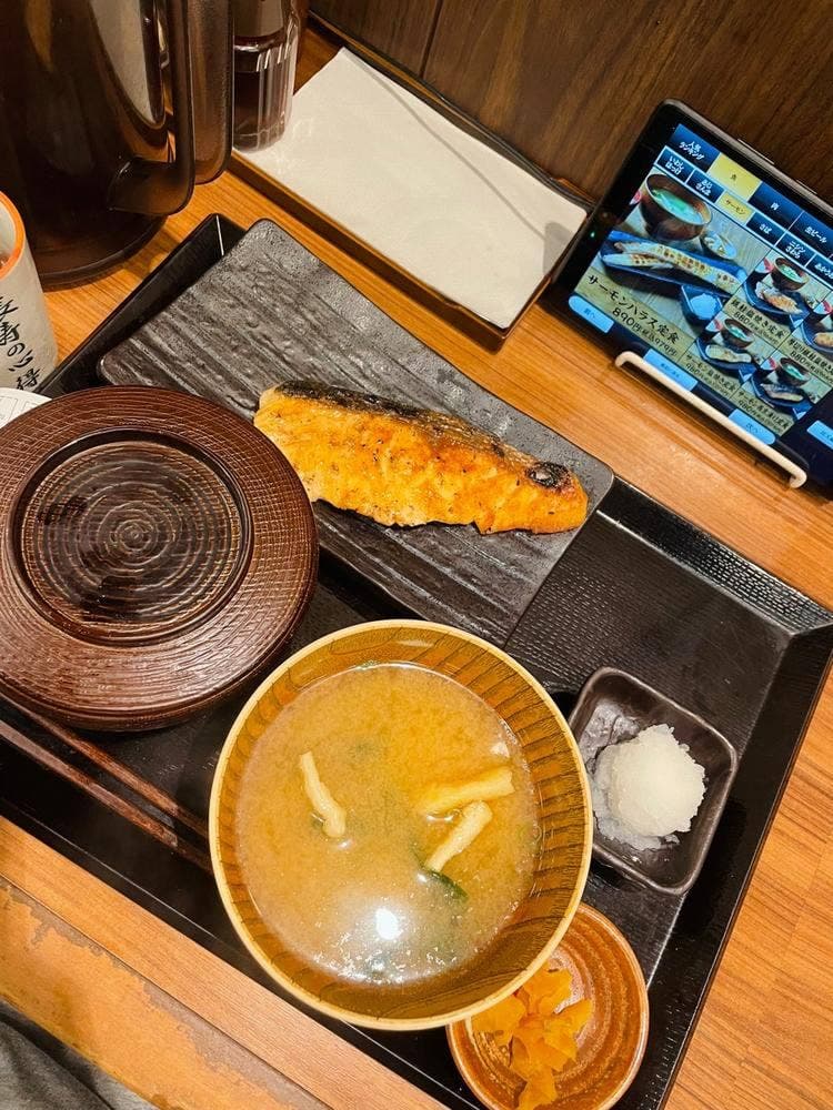 炭火焼干物定食 しんぱち食堂 神戸さんプラザ店