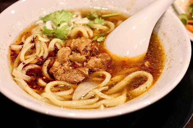 四川料理・蘭州ラーメン 牛王 本陣駅前店 - サブ画像1