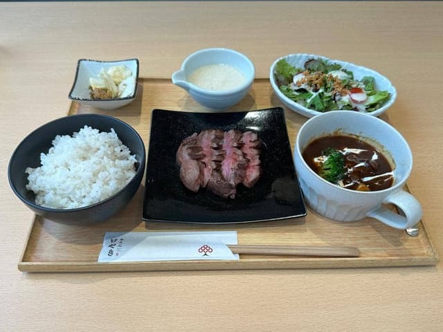 牛たん けやき 三郷店 - サブ画像1