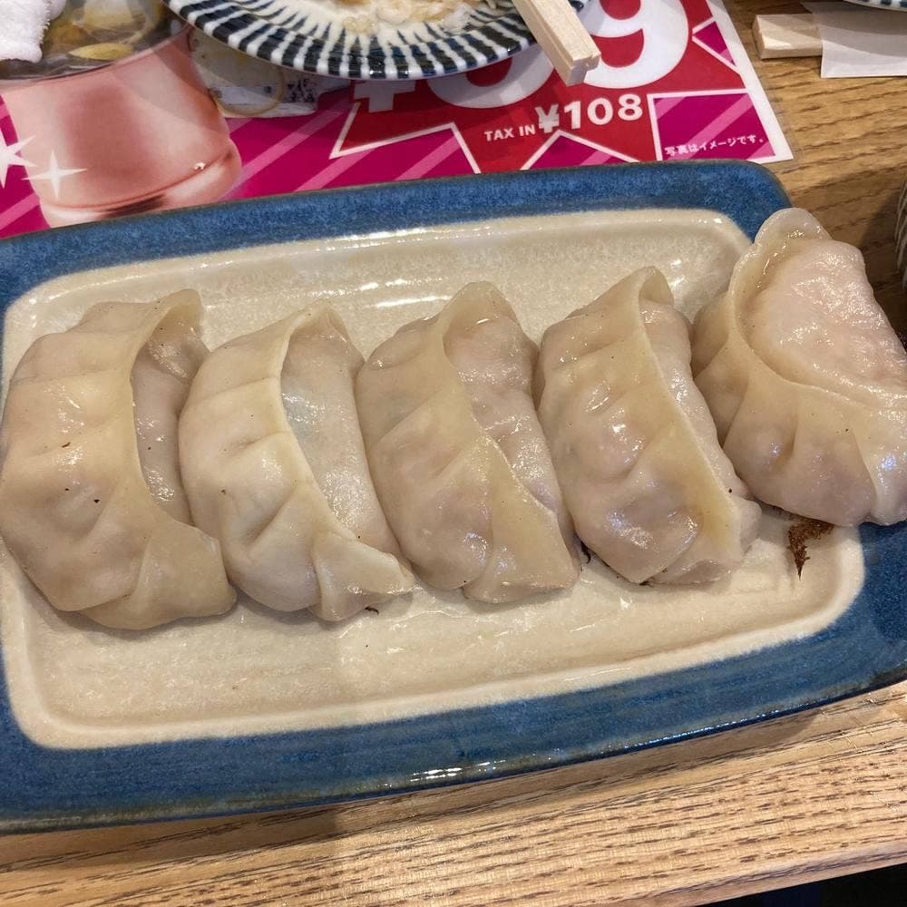 餃子と唐揚げの酒場。しんちゃん アメ村店