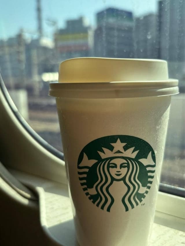 スターバックス コーヒー JR名古屋駅新幹線南ラチ内店 - サブ画像1