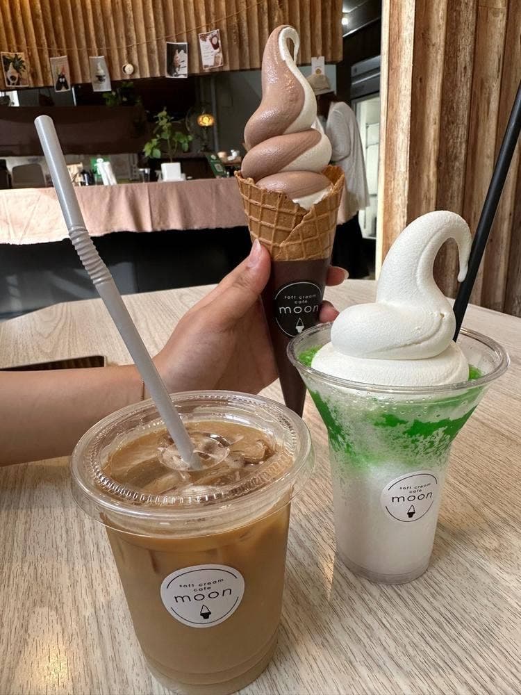 ソフトクリームカフェムーン