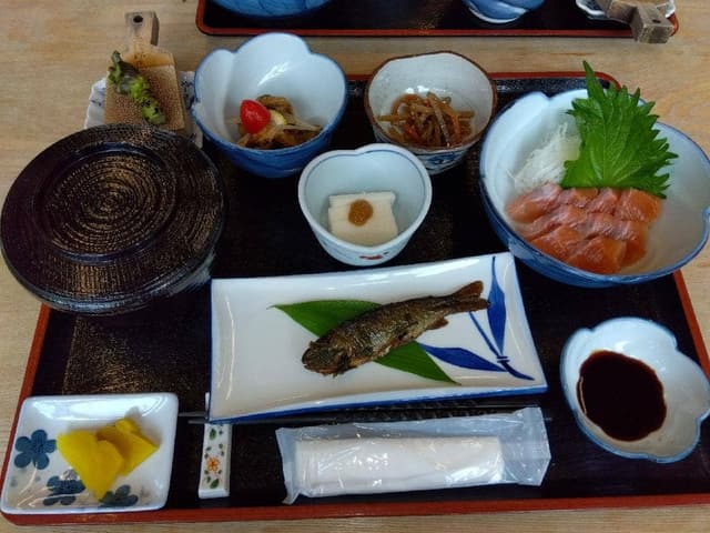 渓流料理 いわなや - サブ画像1