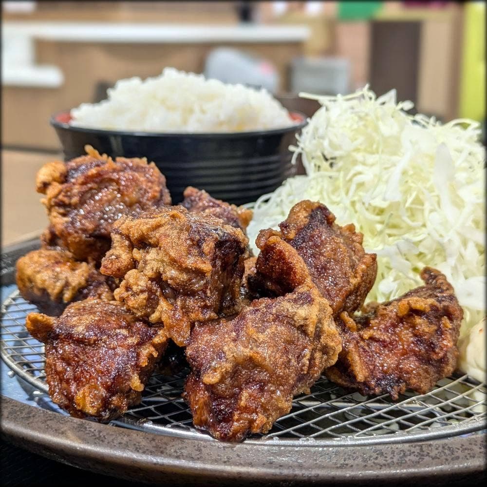 お肉屋さんの定食と丼 岩井畜産
