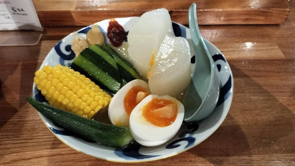 籃らん 煮込みとお惣菜スタンド