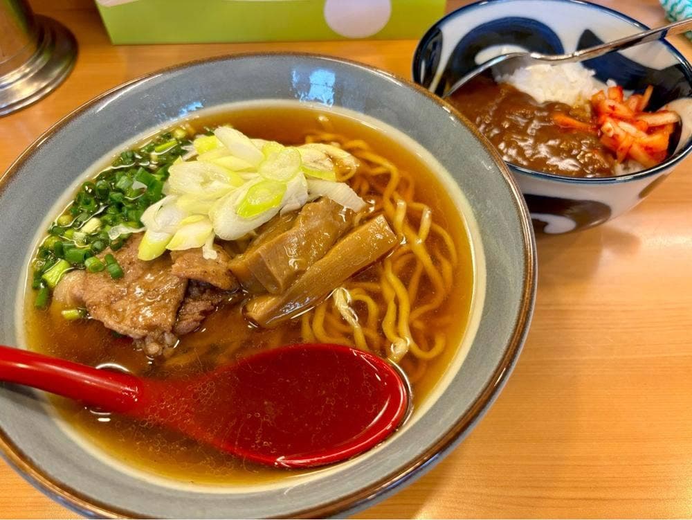 ラーメンとカレーの店 たまや