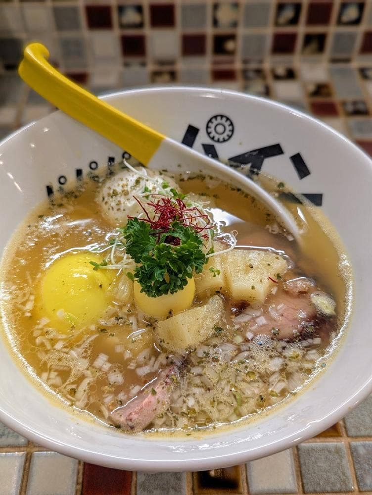 パイナップルラーメン屋さん パパパパパイン