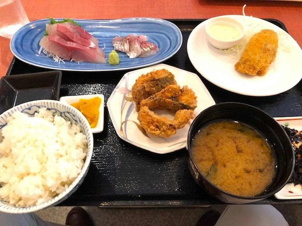 湯河原 魚作 びすとろたぶしぇ