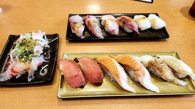 寿司じじや 長嶺店 - サブ画像1